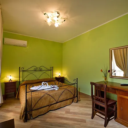 Al Cantuccio 4* カステッルッツォ